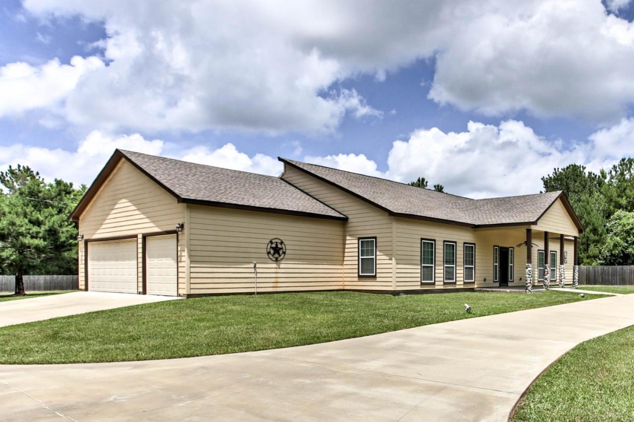 Texas Vacation Rental With Fireplace, Near Lakes Marshall Bagian luar foto